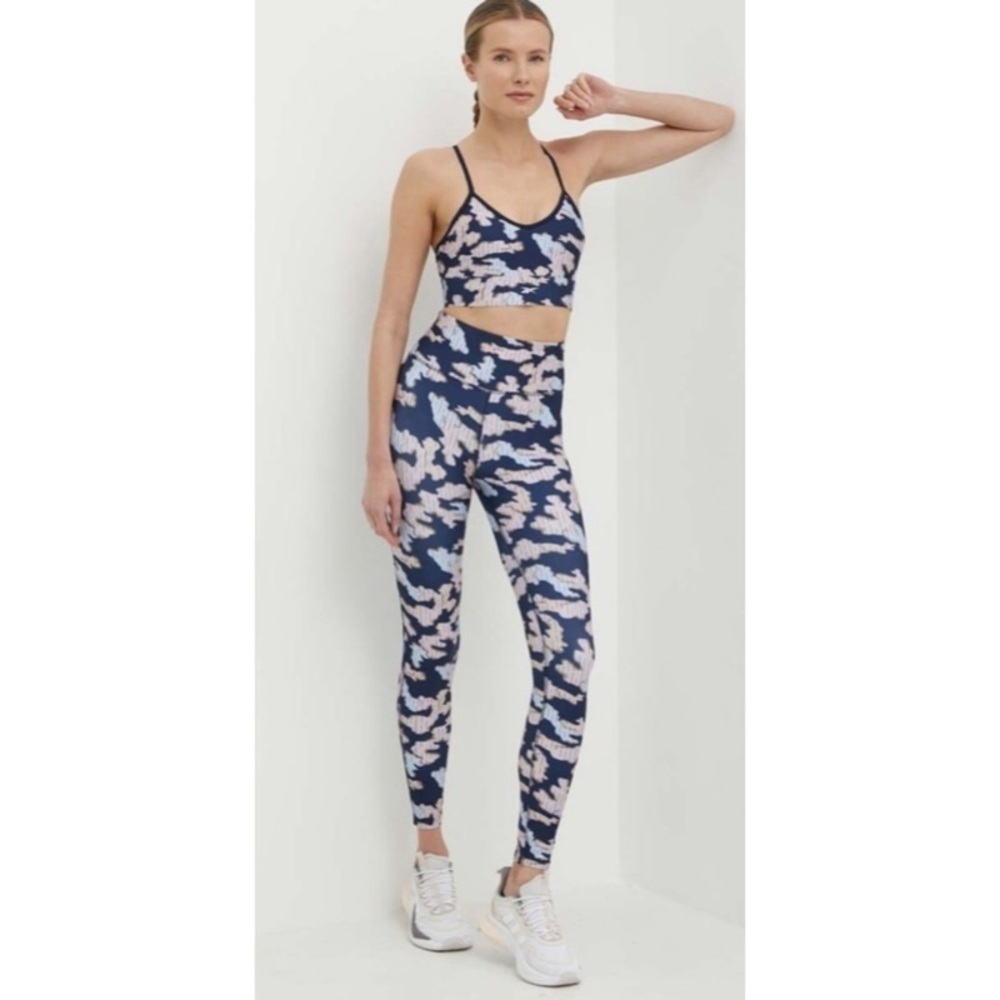 Reebok ID Train Camo Bra And Tights Set